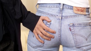 Na žiadosť polície vyvinuli aplikáciu, ktorá upozorňuje na sexuálne obťažovanie