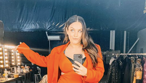 Neuveriteľná mama Farna! Sotva jej skončilo šestonedelie vybehla na pódium aj s dcérkou na hrudi!