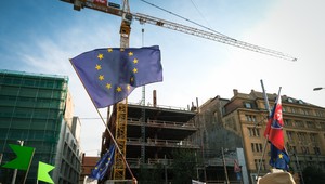 Aktuálna bilancia v politike: Prezident zmizol, vyšetrovanie atentátu stagnuje a politické napätie rastie