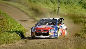 Loeb bližšie k majstrovskému titulu v rely