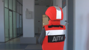 Nepriestrelné vesty pre deti pomáhajú pri evakuácii