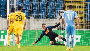 Slovan so šťastím v oslabení zdolal Šeriff Tiraspoľ 2:1