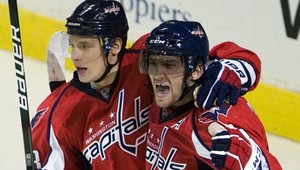 Ovečkin sa gólovo dotiahol na Crosbyho, osem bodov Slovákov