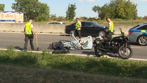 Policajti hovoria o zázraku: Motorkár prežil zrážku so stanom