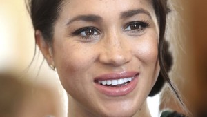 Meghan má DNES rodiť! A Harry odišiel z domu