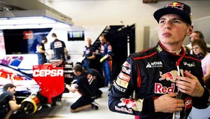 Mladík Verstappen využije letnú pauzu na autoškolu