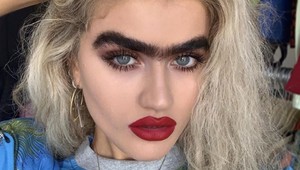 Modelke sa vyhrážajú zabitím. Dôvodom je mimoriadne husté obočie