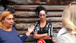 Oslava návratu staršieho syna z väzenia sa skončila ďalším zatýkaním. Mladší syn napadol družku