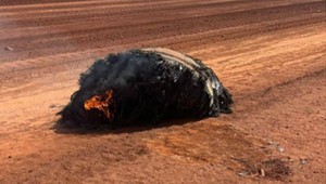 V austrálskej púšti našli horiace trosky z vesmíru
