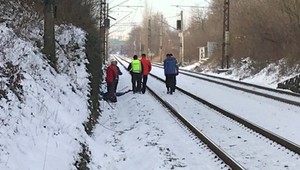 Pri koľajniciach našli mŕtve dievča