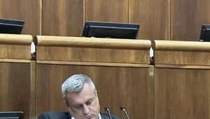 Danko reaguje na svoju virálnu fotku z parlamentu. Odmieta, že by spal