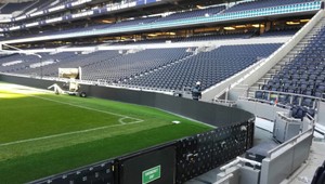 Na štadióne Tottenhamu horelo. Evakuovali desiatky ľudí