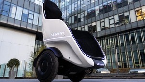 Nové vozítko Segway vyzerá ako levitujúce kreslo z filmu WALL-E