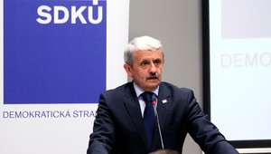 Euroval nie je o solidarite, ale našich výsostných záujmoch, tvrdí Dzurinda