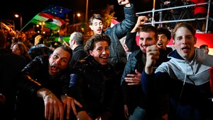 ONLINE: Strach z EÚ a Ukrajiny voličov nepresvedčil. Podľa analytikov Orbán podcenil ich frustráciu