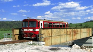 Želeničiari zo Spišských Vlách smutia. Auto im zrazilo Hanču
