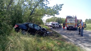 Tragický koniec policajnej naháňačky: Po čelnej zrážke dvoch áut zahynul manželský pár