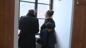 Krutým spôsobom zabila vlastnú sestru. Nechala ju vyhladnúť a ležať medzi smeťami