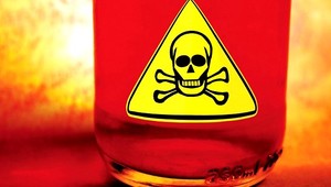 Cyklista kyselinou napadol ženu na ulici