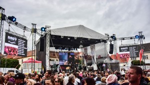 FOTO: Na JOJka v meste to žilo. Ľudí neodradilo ani počasie