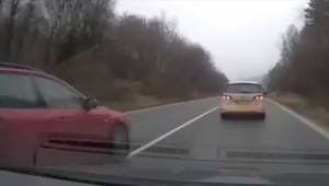 VIDEO: Karma je zdarma. Tak komentovala polícia vodiča, ktorý ohrozoval ostatných a následne nabúral