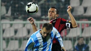 V 110.derby Trnava-Slovan remíza, na ulici vyhrala polícia