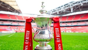 Žiadne alternatívy! FA Cup sa dohrať musí