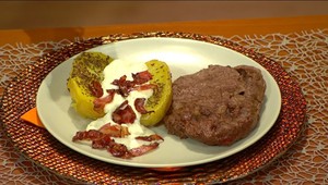 Gazdovský zemiak, rib eye steak