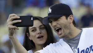Ashton Kutcher a Mila Kunis pobavili celý svet: Natočili vtipnú reakciu na bulvárny článok!