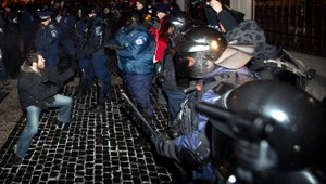 GORILA 3: Všade pokojne, v Bratislave na záver opäť problémy