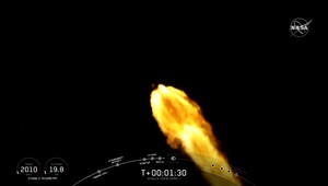 Prvá súkromná kozmická loď odštartovala svoju púť. V kresle pre astronautov sedí figurína