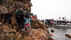 Dramatická záchrana na mori. Pri zrážke člna s loďou zomreli utečenci i deti