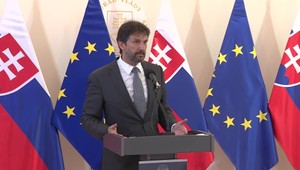 Tlačová beseda Roberta Kaliňáka o múre v areáli kasárne