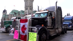 Demonštrácia kanadských kamionistov sa začína dotýkať aj miestnych obyvateľov