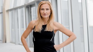 Nechce sa vám v horúčavách cvičiť, no chcete mať ploché bruško? Tu je cvik, ktorý perfektne funguje