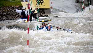 Voda v Čunove stúpa, kvalifikáciu zachránili