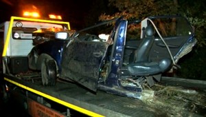 Nehoda pri Veľkom Krtíši: Auto roztrhlo na dve časti, vodiča museli vystrihnúť