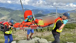 Ťažký úraz v Nízkych Tatrách. Turistu v bolestiach transportovali vrtuľníkom