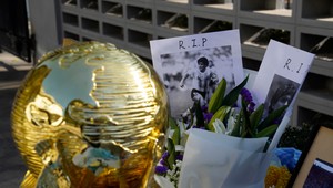 Maradonu už pochovali pri rodičoch na okraji Buenos Aires