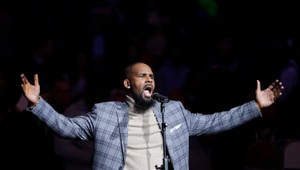 Veril, že vie lietať, teraz bude sedieť! Hviezdnemu spevákovi hrozí DOŽIVOTIE, uznali ho vinným!