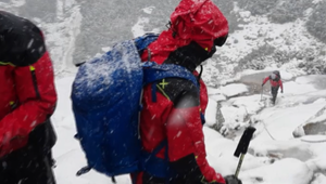 Neodradili ich ani výstrahy pred snežením a silným vetrom. Českú dvojicu hľadali horskí záchranári