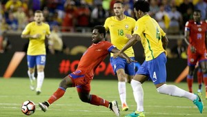 Copa América: Brazília rozstrieľala Haiti, Coutinhov hetrik