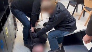 Polícia rozbila medzinárodný gang podvodníkov s platobnými kartami