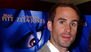 Herec Joseph Fiennes sa stal otcom