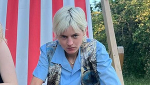 Nebinárna herečka má už jasno v príslušnosti k pohlaviu? Zbalil ju TENTO hviezdny herec!