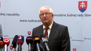Predseda súdnej rady Mazák: Oddelenie prokuratúr Ústava neumožňuje