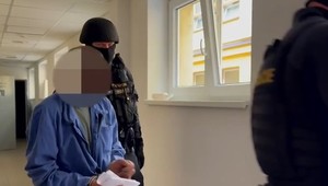 Svojho známeho strelil priamo do tváre: Za brutálny čin mu hrozí doživotie