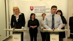 Ministerstvo práce a predseda parlamentu rozhodli o zvyšovaní platov opatrovateliek