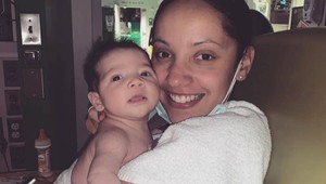 FOTO jej synčeka zaskočilo ľudí: Neuveríte, čo sa stalo s jeho telom po užití lieku