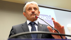 Vláda zatiaľ vypúšťa len pokusné balóniky, tvrdí Dzurinda